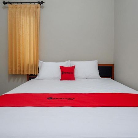 Hotel Reddoorz Near Kampus Ump Purwokerto 2 à Sumbang Extérieur photo