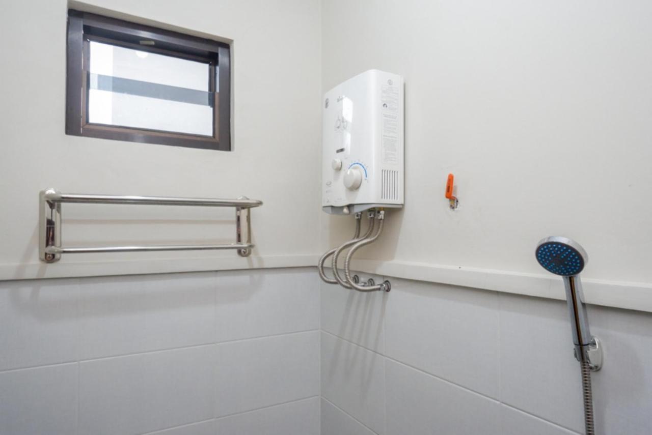 Hotel Reddoorz Near Kampus Ump Purwokerto 2 à Sumbang Extérieur photo