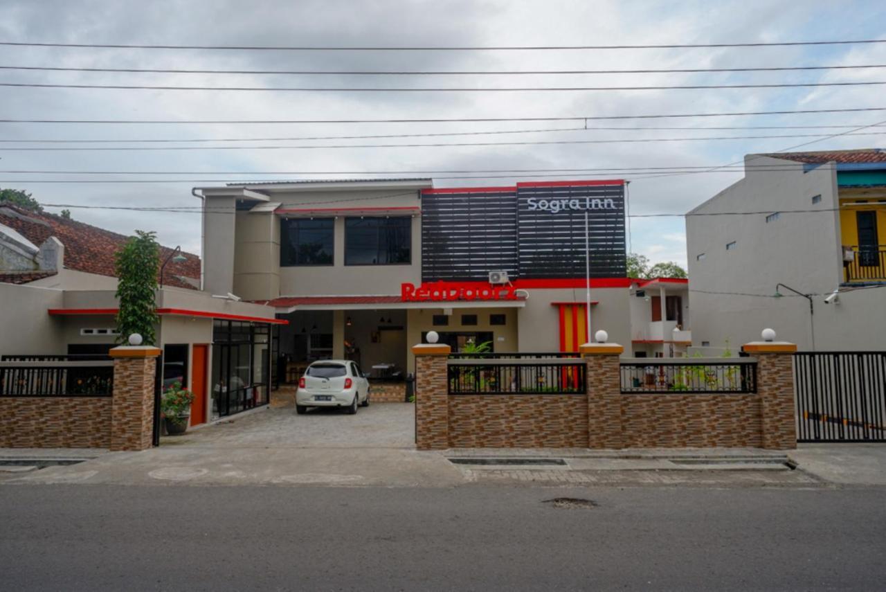Hotel Reddoorz Near Kampus Ump Purwokerto 2 à Sumbang Extérieur photo