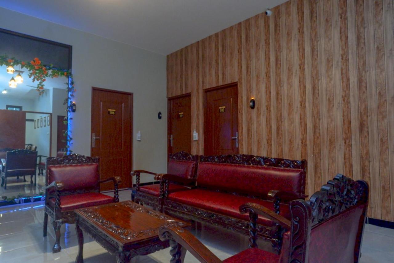 Hotel Reddoorz Near Kampus Ump Purwokerto 2 à Sumbang Extérieur photo