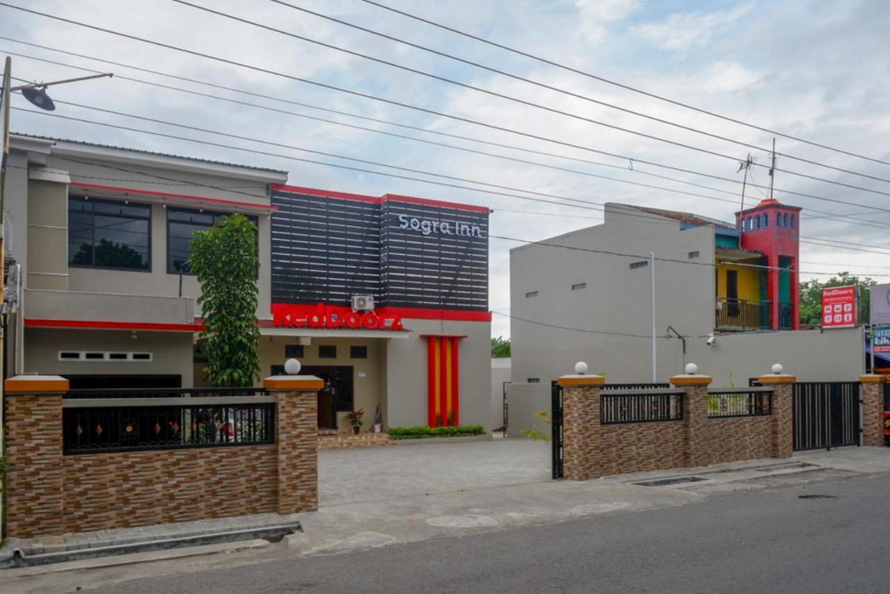 Hotel Reddoorz Near Kampus Ump Purwokerto 2 à Sumbang Extérieur photo